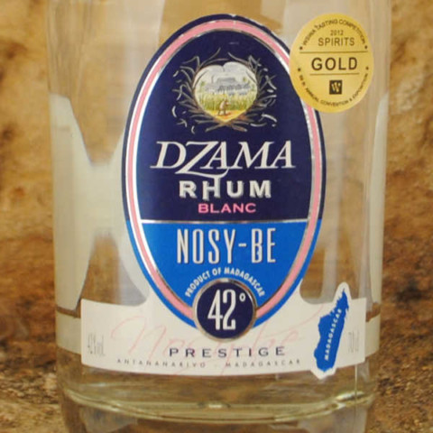 Rhum Dzama blanc Nosy-Be étiquette